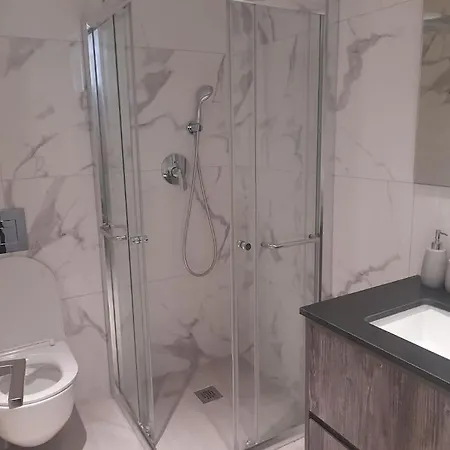 360 Building - View 2 Bedroom Apartman